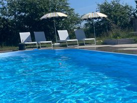 Gård 8 bäddar, med pool