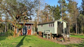 Charming dwelling - circus wagon, bring your horse