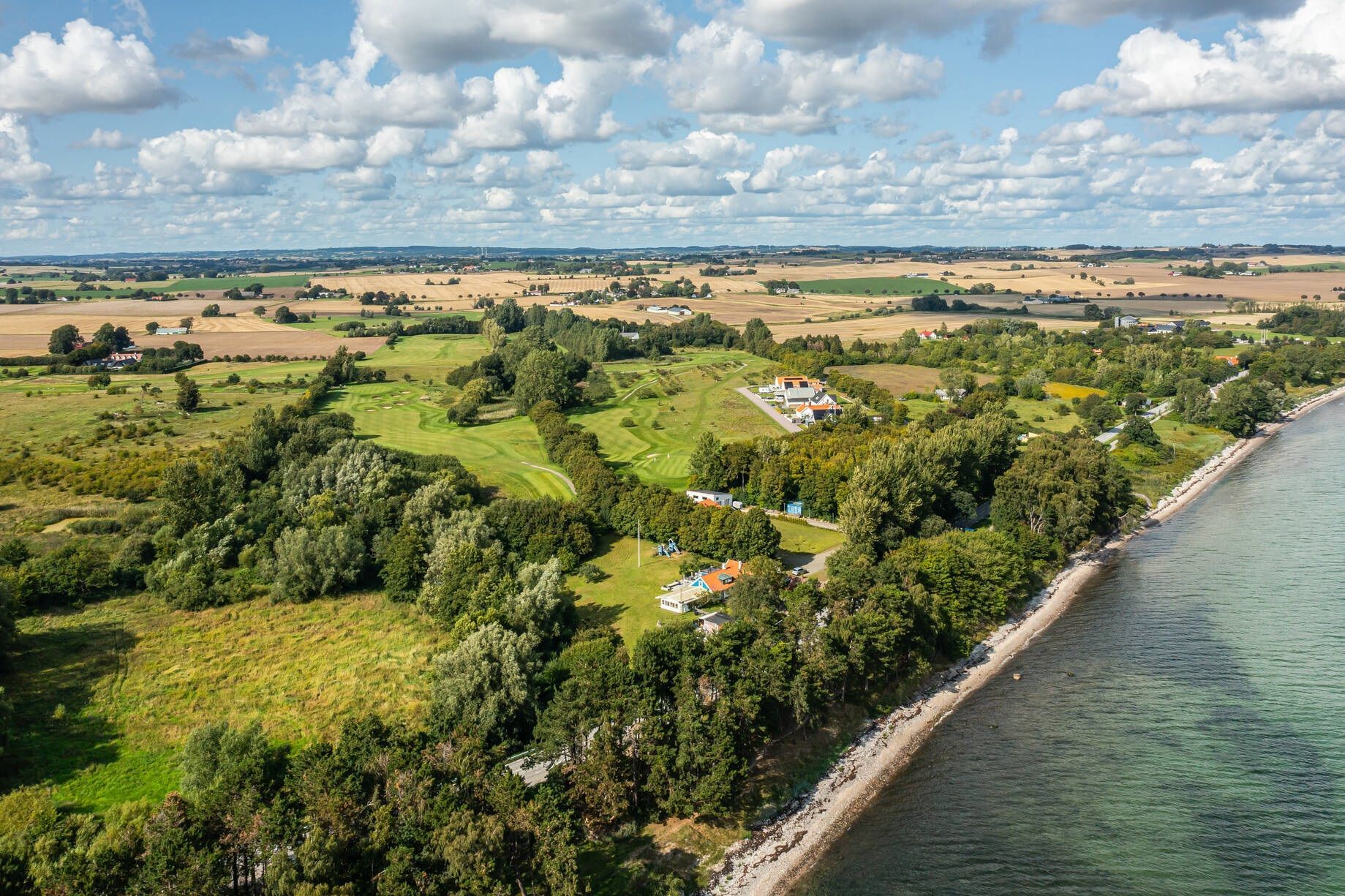 Strandvilla utanför Ystad – bild 2 av 24