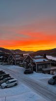 Ski in & out with sauna, fireplace & mountain view