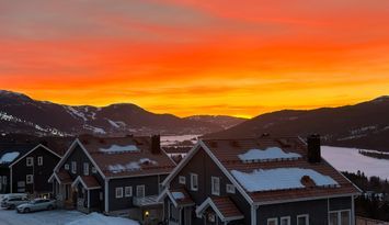 Ski in & out med bastu, brasa & magisk utsikt!