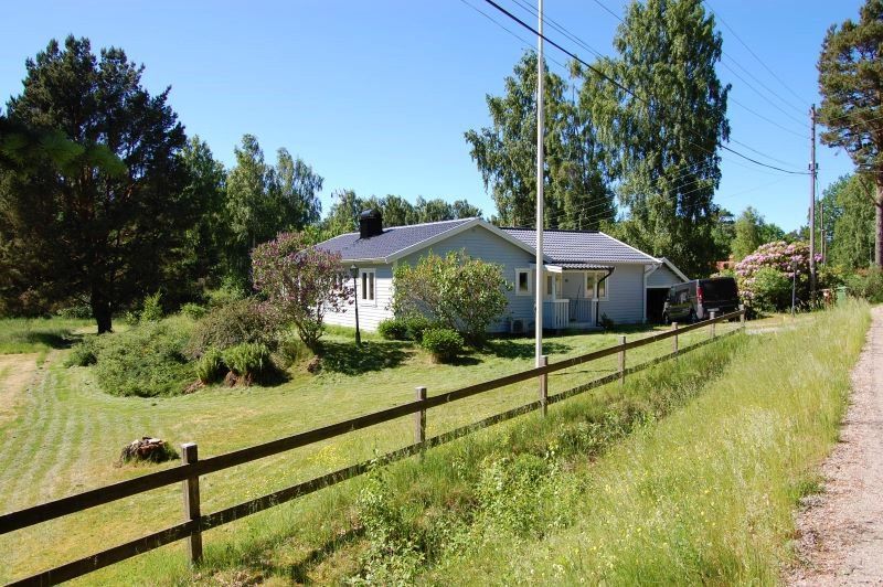 Rymlig stuga i Svanesund nära badplats | SE09163