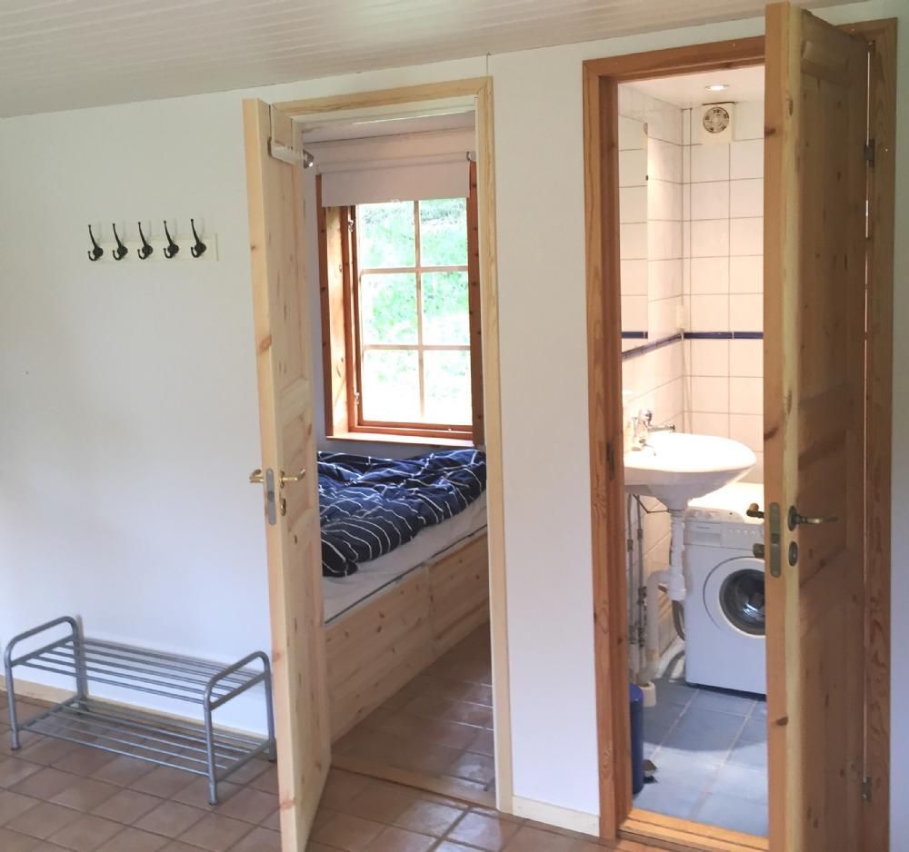 Vindö Skaft Vindö. Nära strand och klippbad – bild 10 av 19