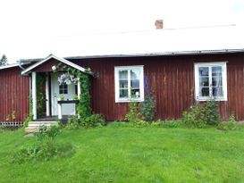 Mysig stuga i allmogestil, Sandnäset nära Luleälv.