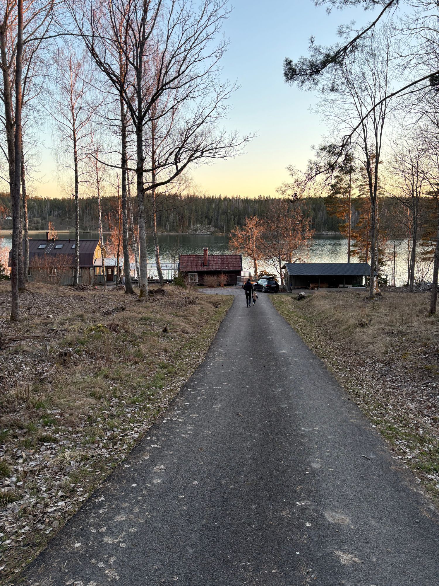 Två hus med egen brygga och havsutsikt i S:t Anna – bild 2 av 23