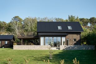 Stort hus vid havet 1 mil norr om Visby