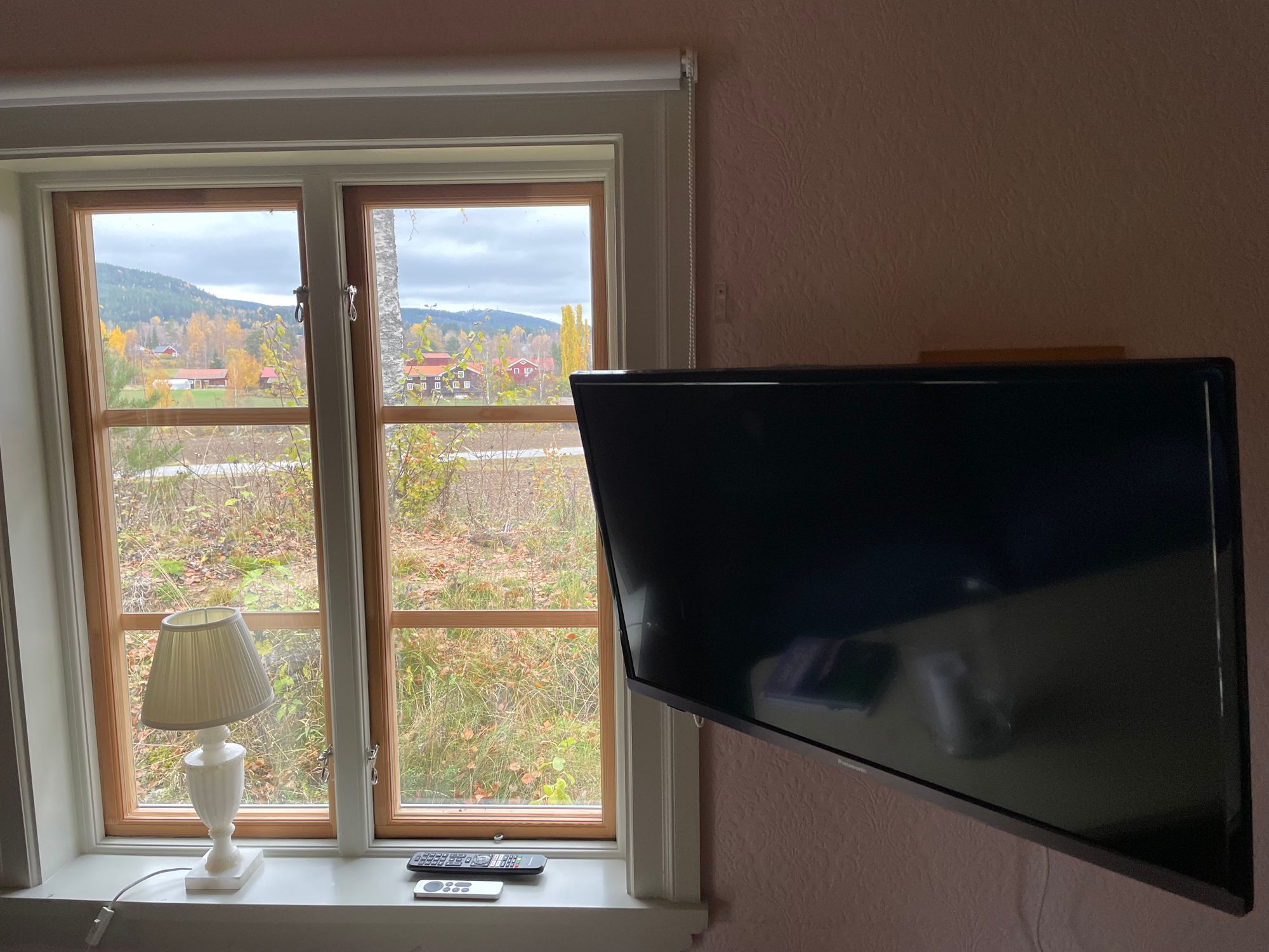 Harsa 12 km. Järvsöbacken 5 km. Kamin. Diskmaskin. – bild 6 av 24