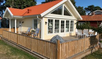Strandnära stuga centralt i Byxelkrok