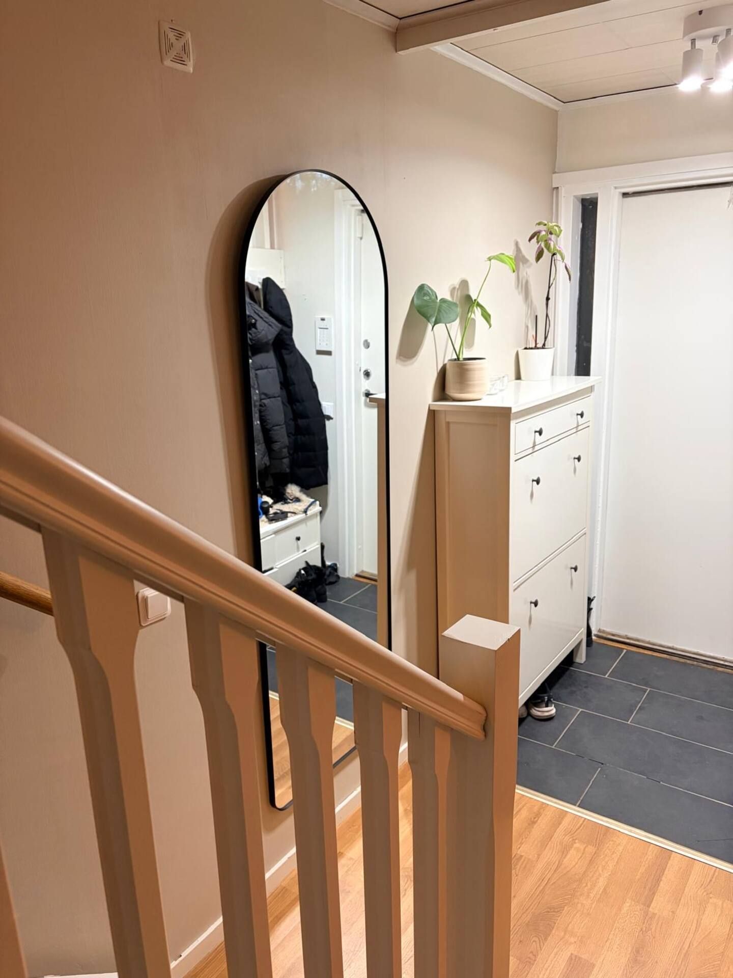 Mysigt skandinaviskt familjehem nära natur & stad – bild 14 av 21