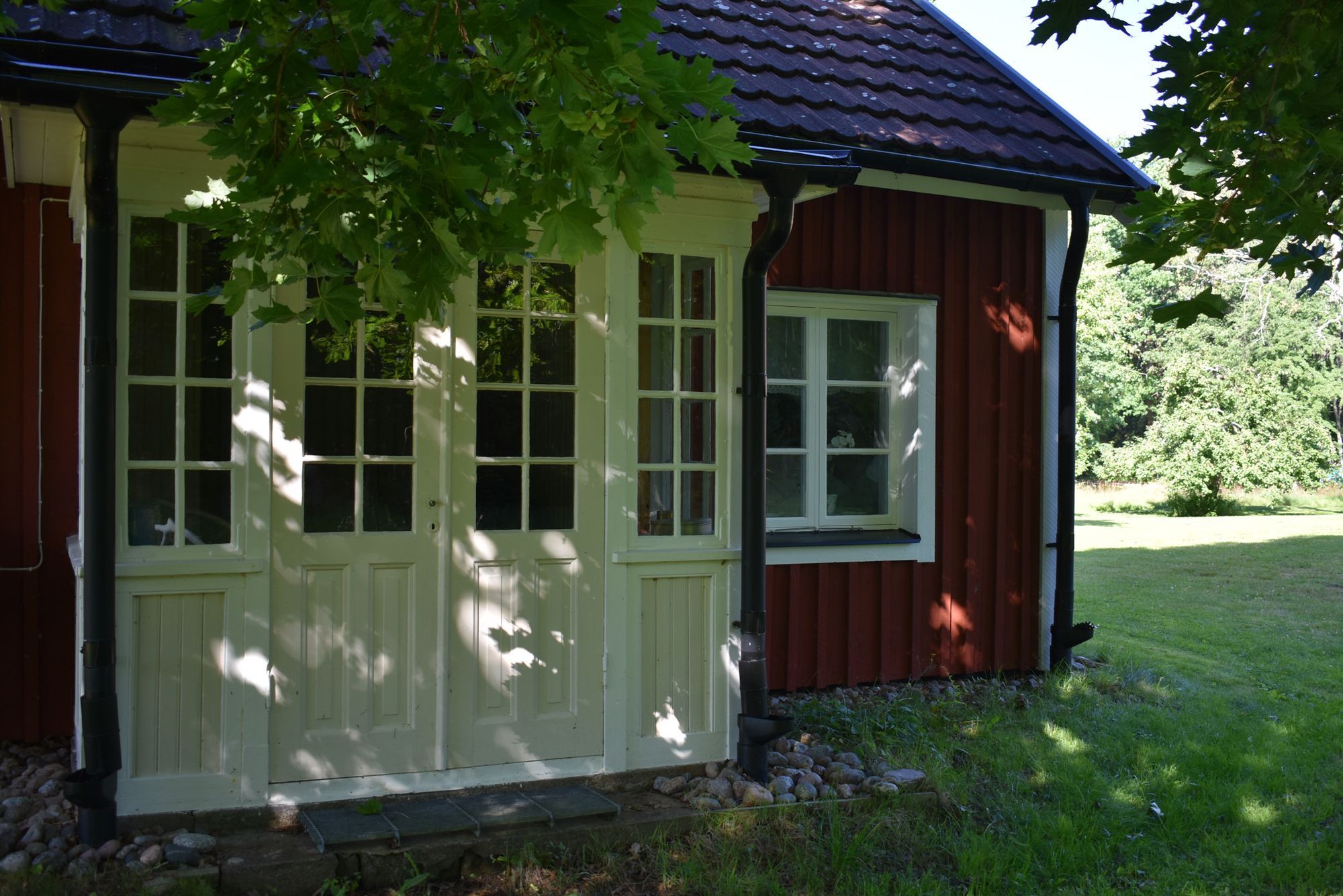 Stuga vid Vänern där tandem, kajak, kanot ingår. – bild 4 av 24
