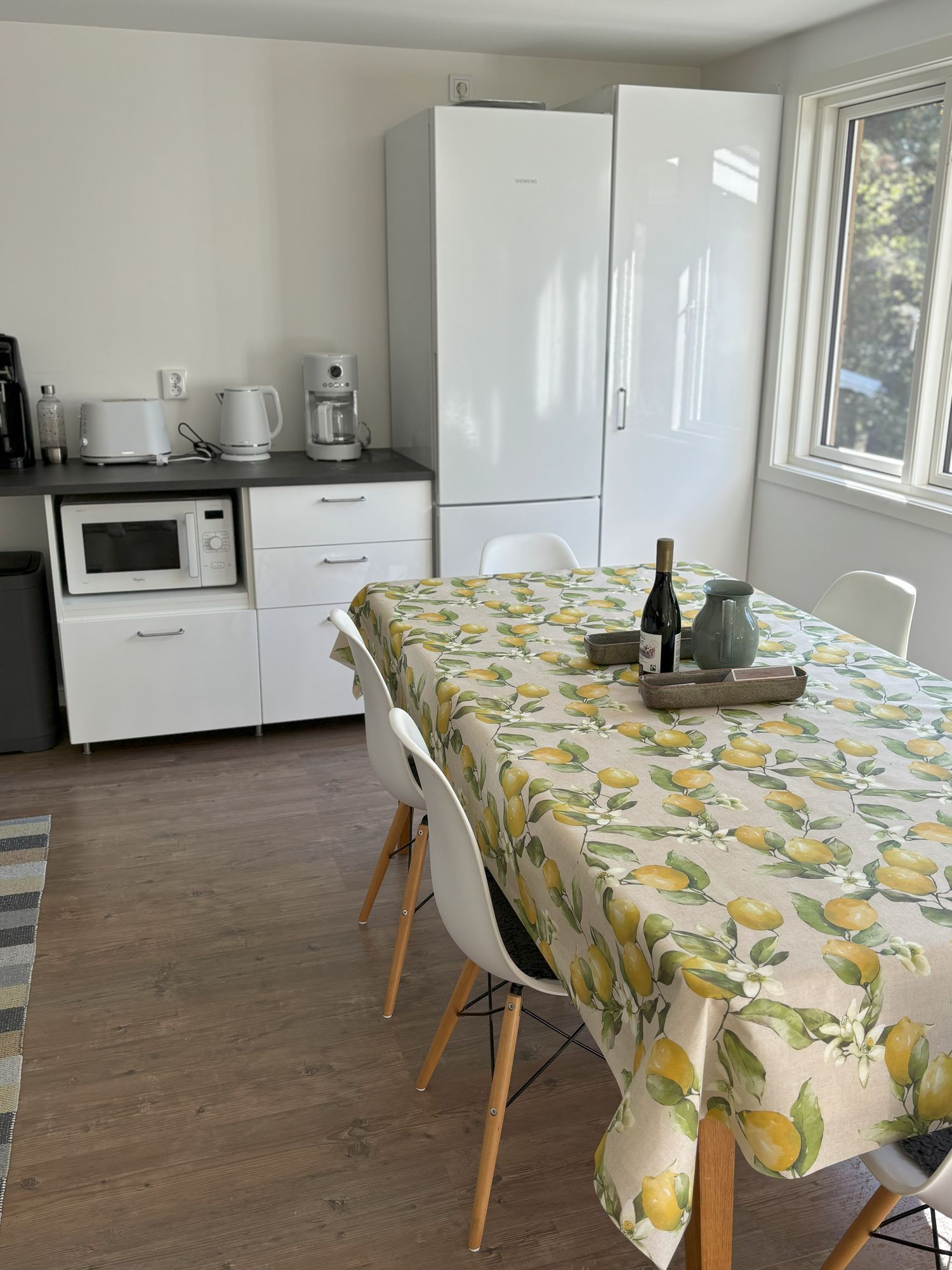 Modern och mysig stuga i skogen – bild 5 av 21