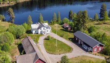 Gamla och charmig Höljes Gästis