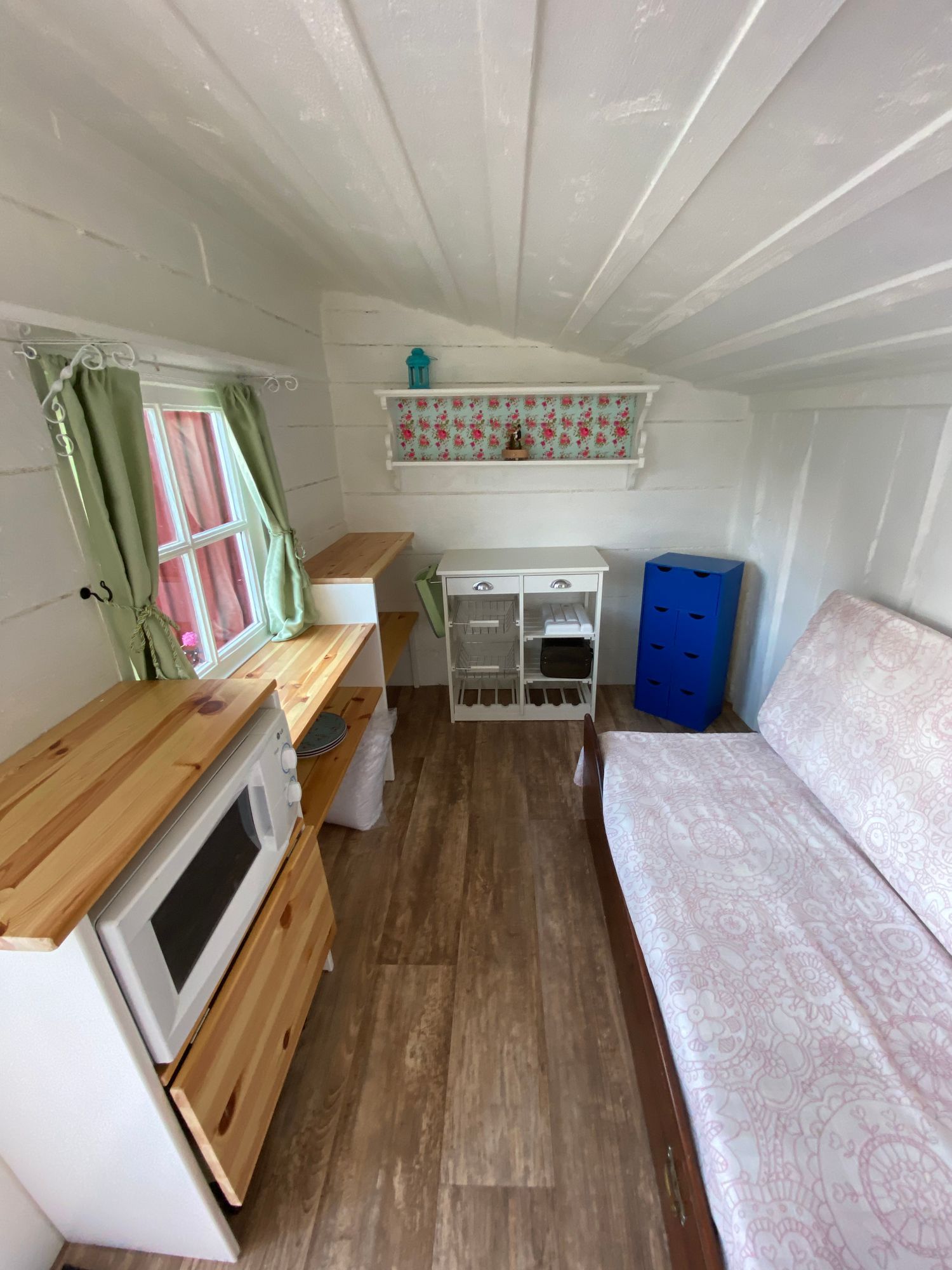 ”Hönshuset” enkelt boende i Vedborm – bild 2 av 13