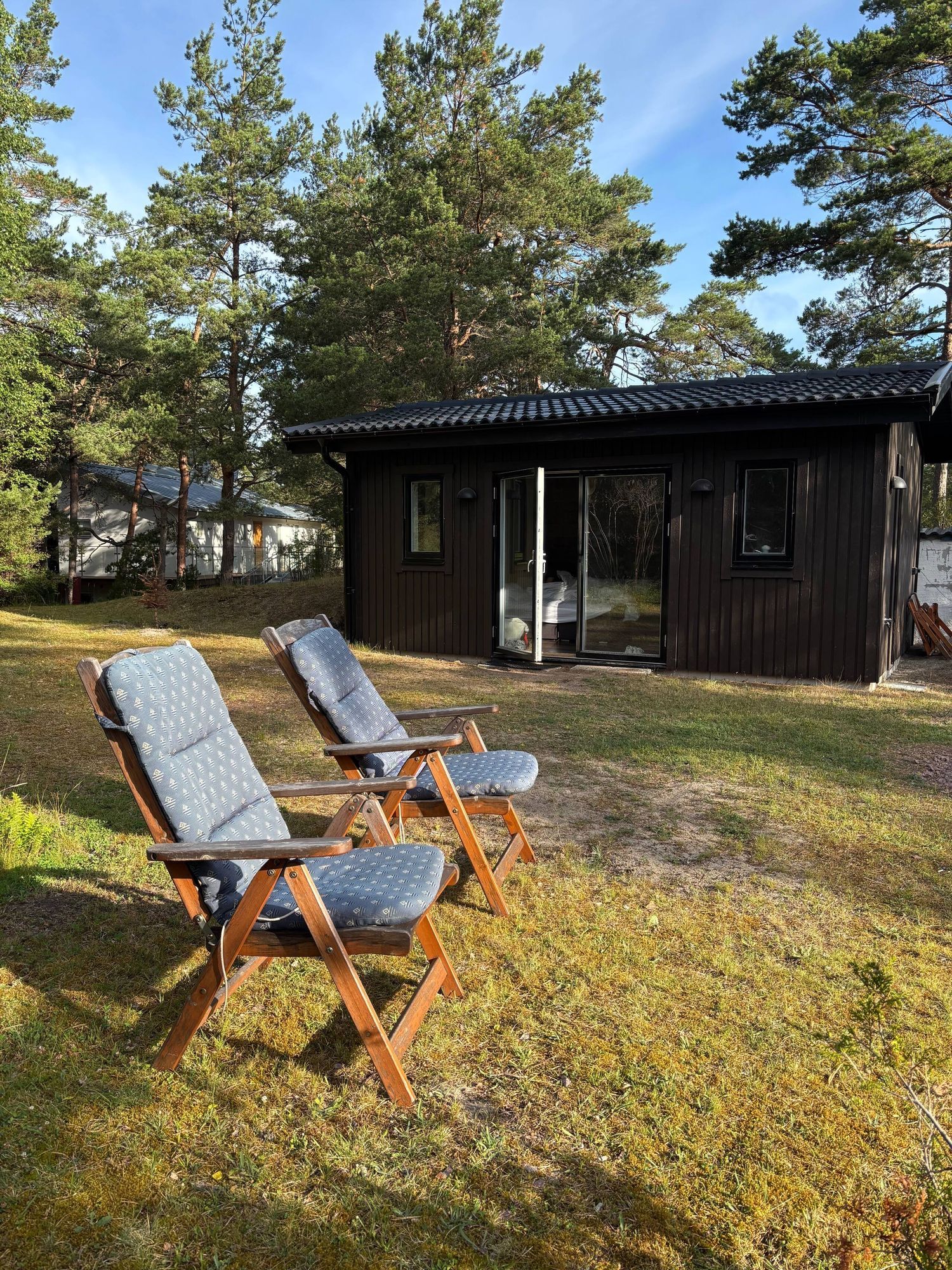 Stuga på Äspet med närhet till sandstrand – bild 18 av 19