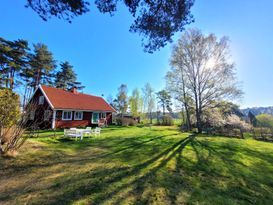 Lantromantik Brottby, nära bad o 30 min från Sthlm