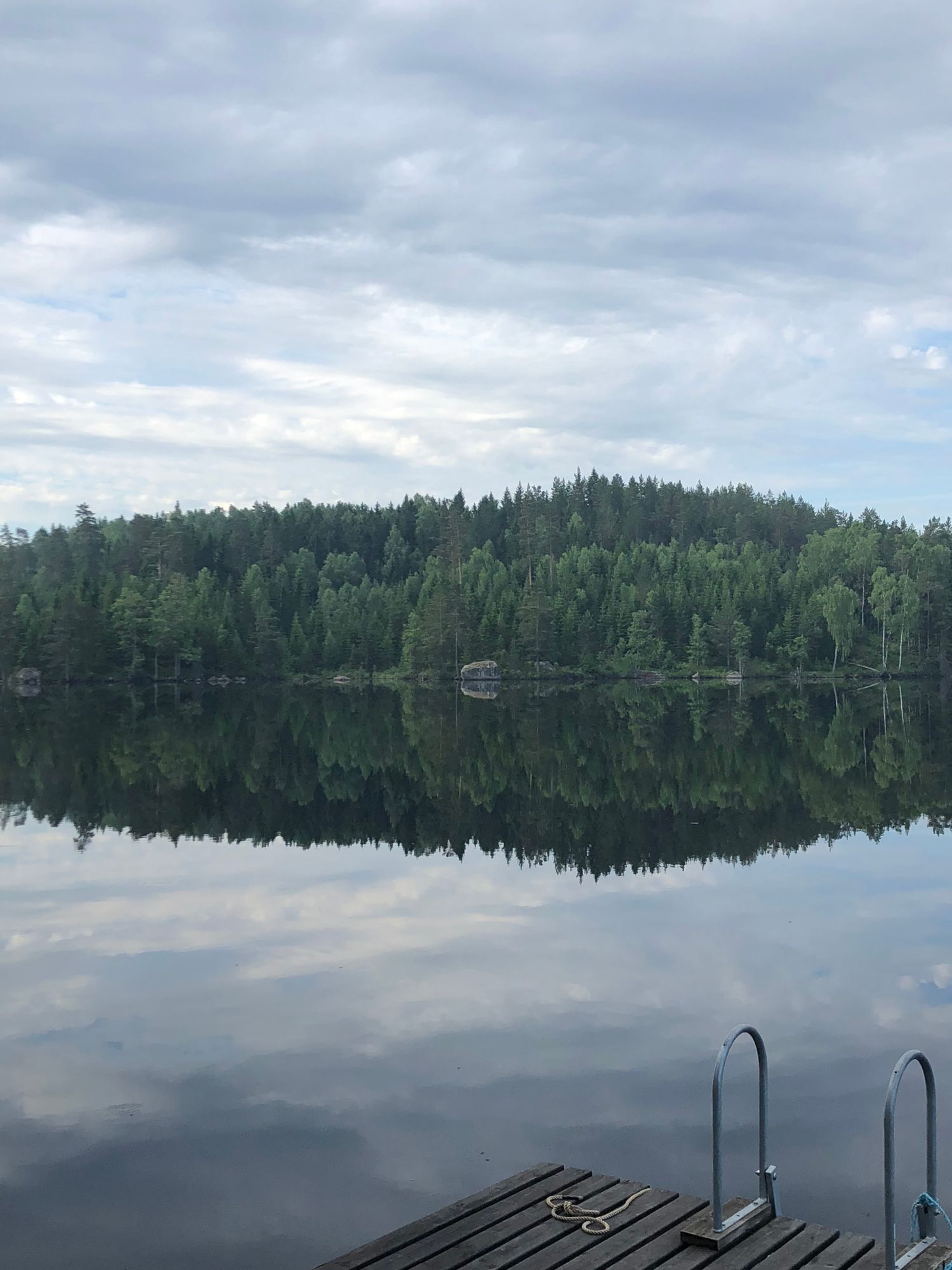 Idyllisk liten stuga vid sjön Våtsjön – bild 24 av 24