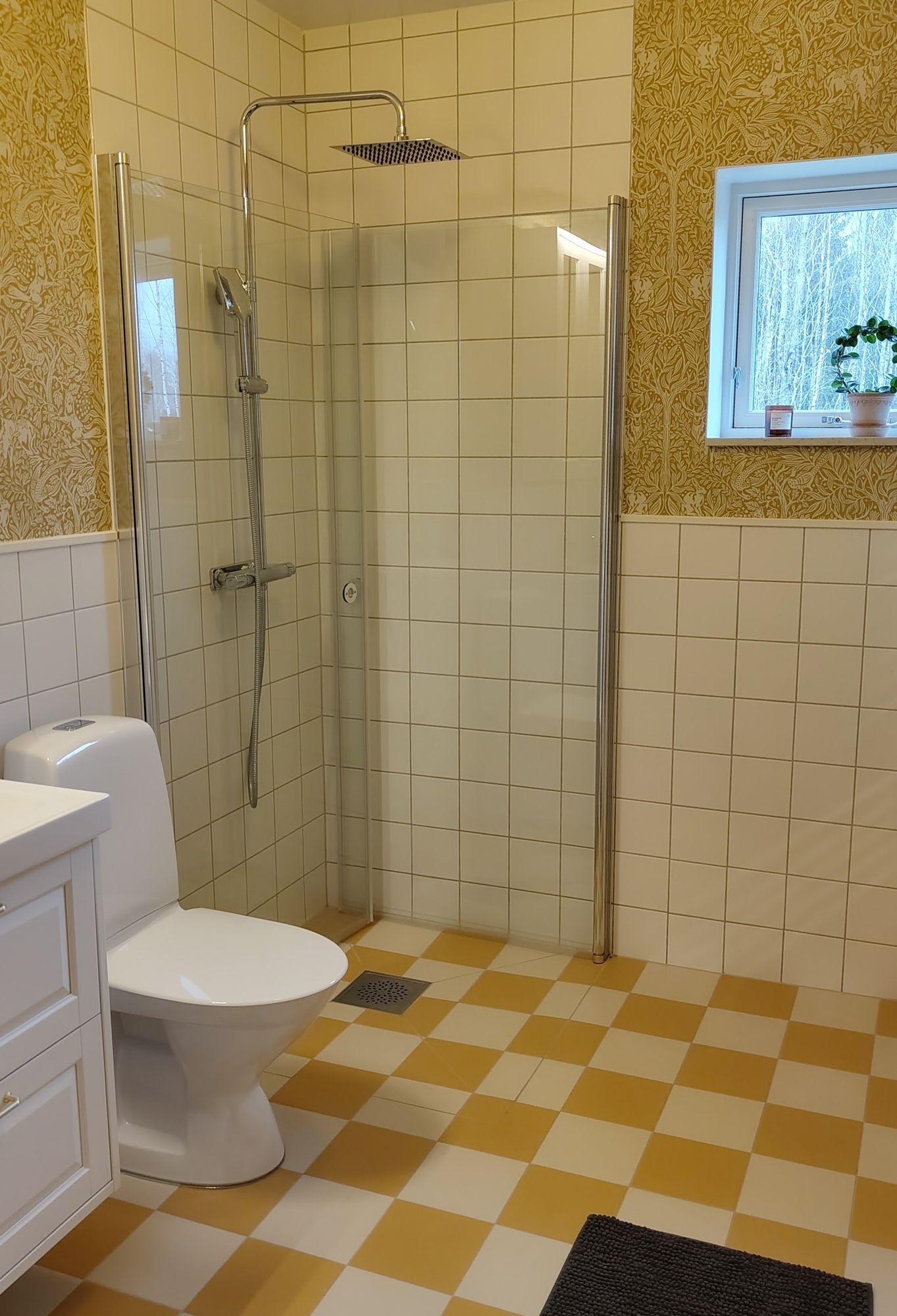 Nybyggt sjönära hus i Småland med bastu – bild 23 av 24