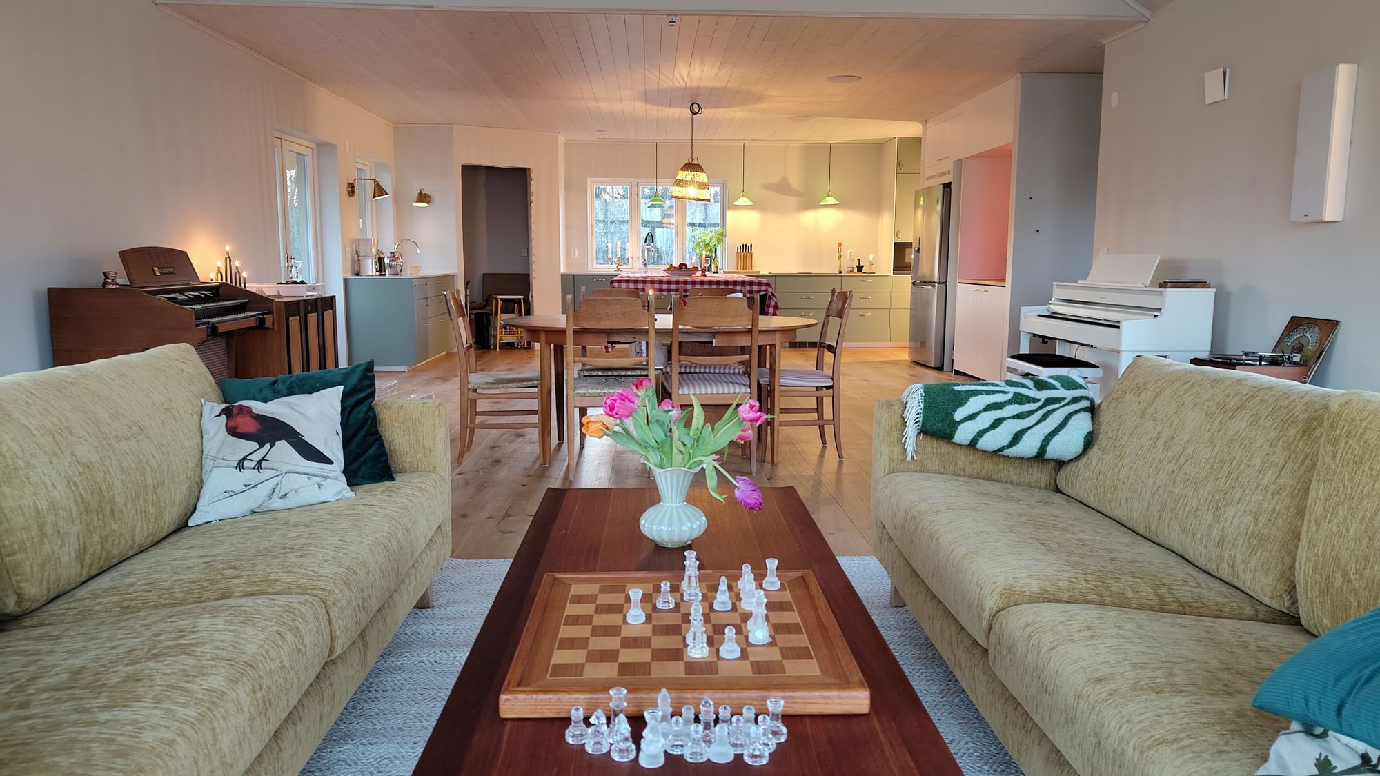 Nybyggt sjönära hus i Småland med bastu – bild 12 av 24