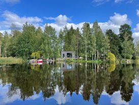 Sjöhuset - båtar, strand, bastu, brygga och grill!