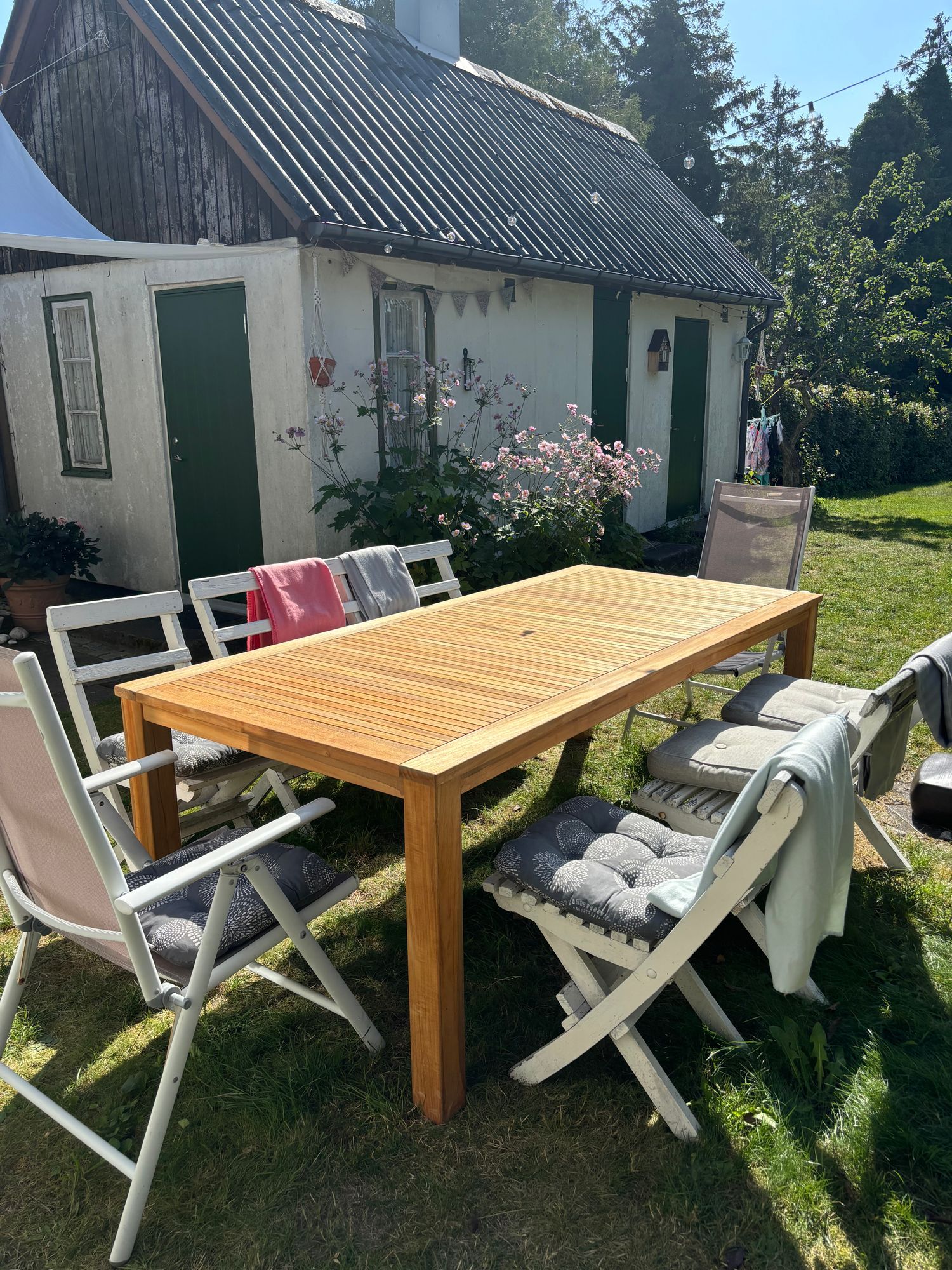 Mysigt sommarhus längs skånska kusten i Smygehamn – bild 8 av 24