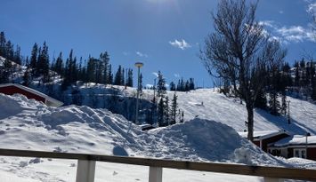 Vemdalsskalet/Vemdalen, Ski-in/out.