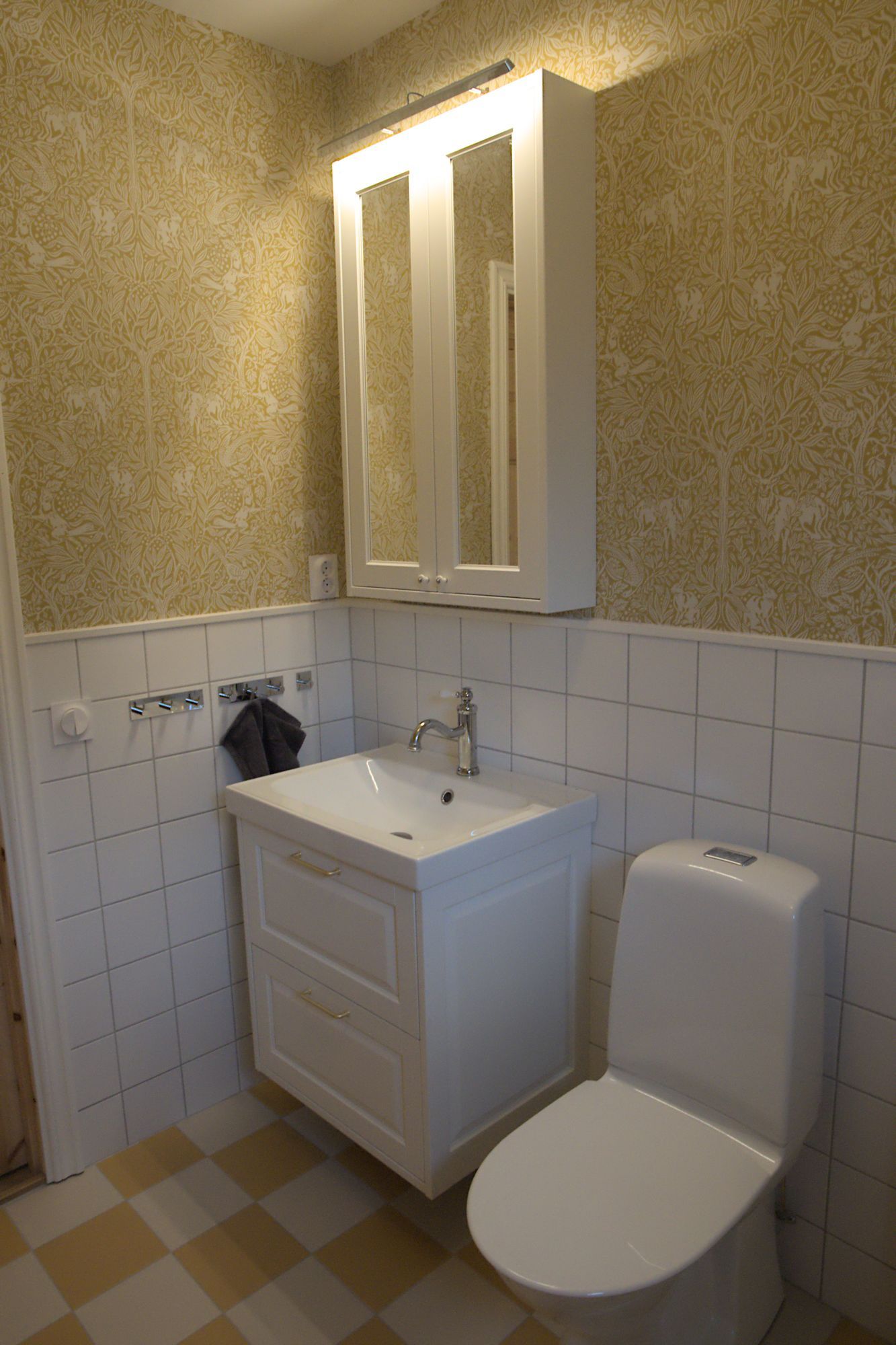 Nybyggt sjönära hus i Småland med bastu – bild 22 av 24