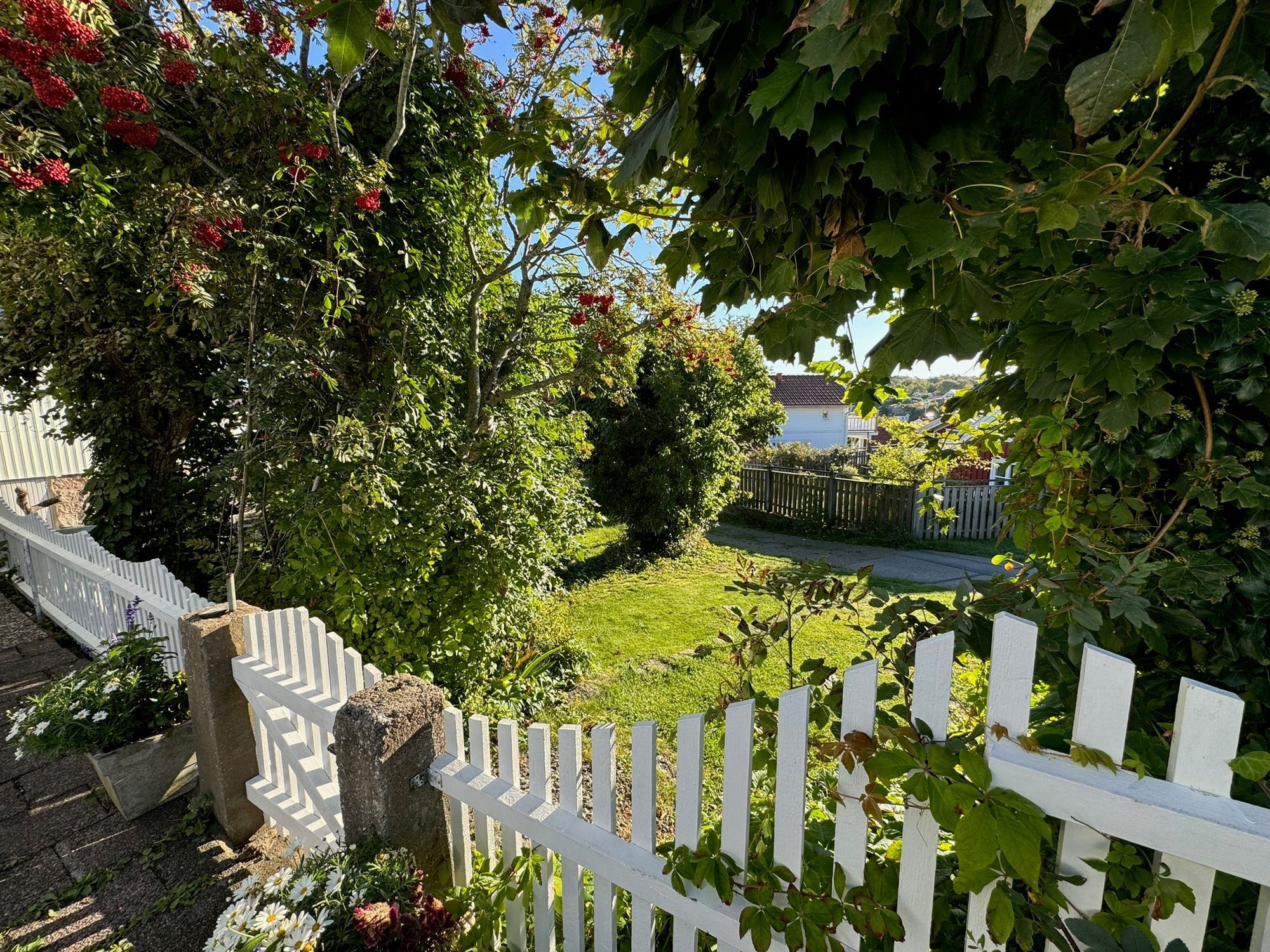 Underbart sommarhus för många mitt i Fiskebäckskil – bild 23 av 24