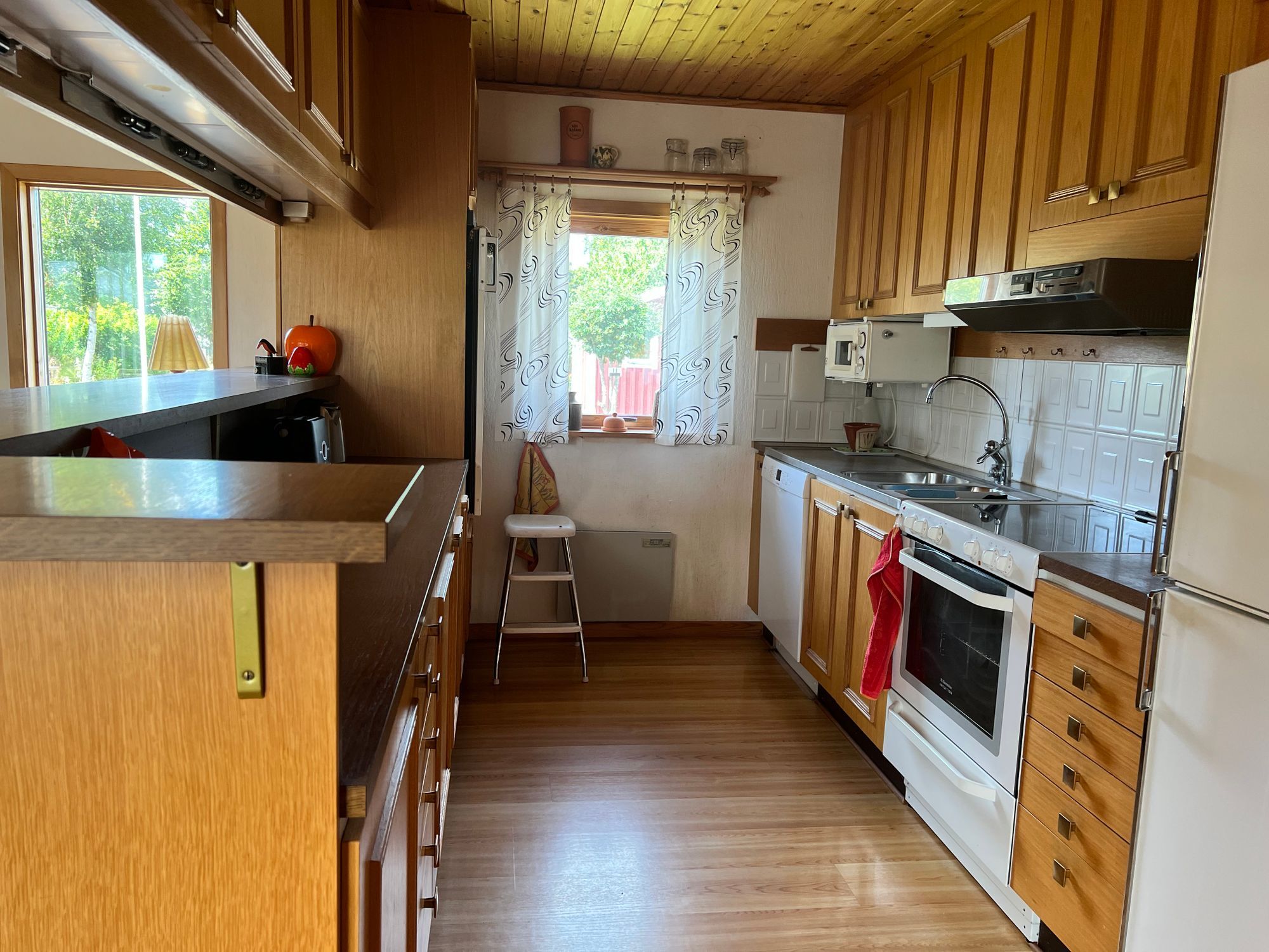 Soldränkt sommarhus i Beddingestrand – bild 10 av 19