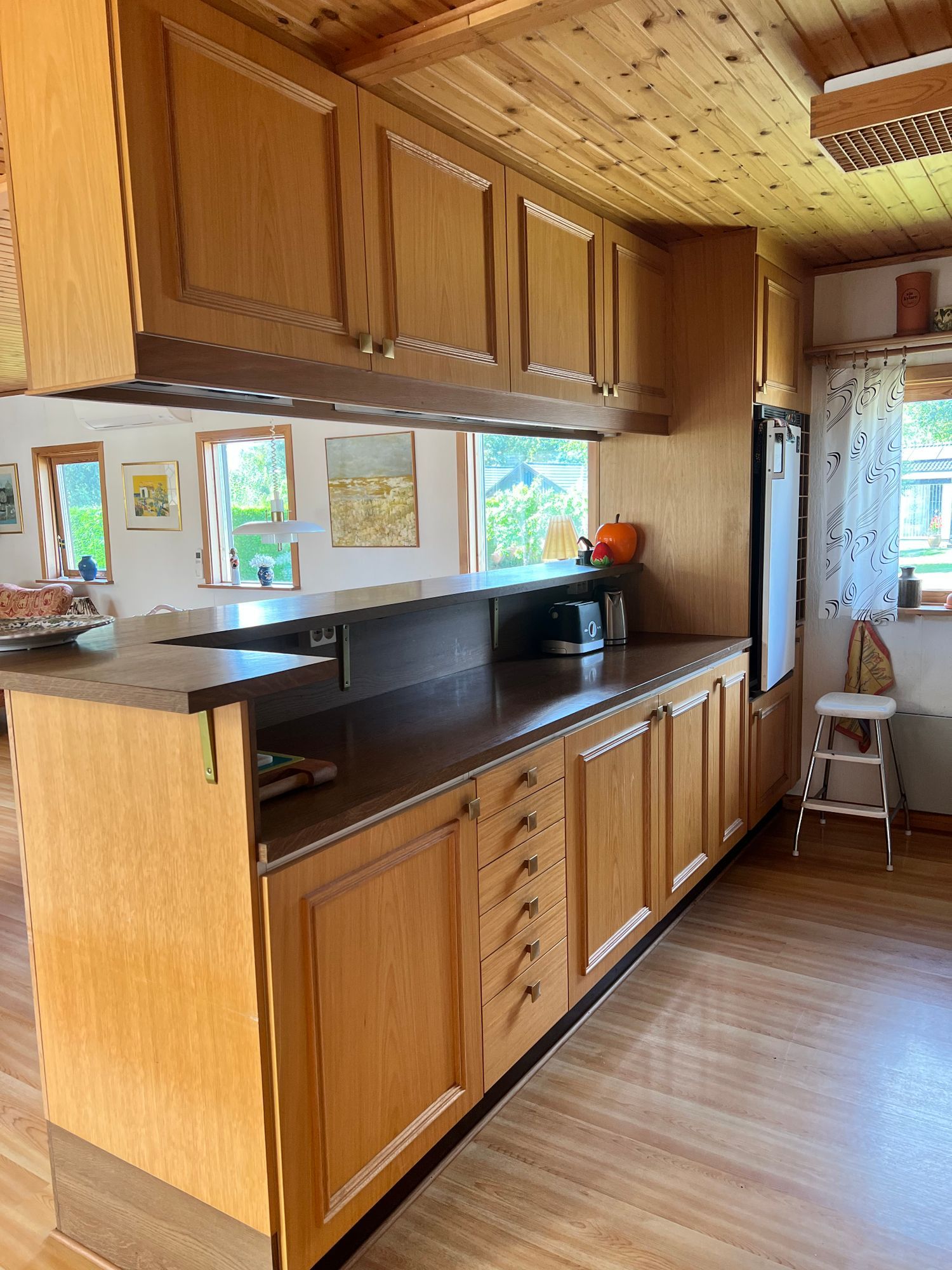 Soldränkt sommarhus i Beddingestrand – bild 9 av 19