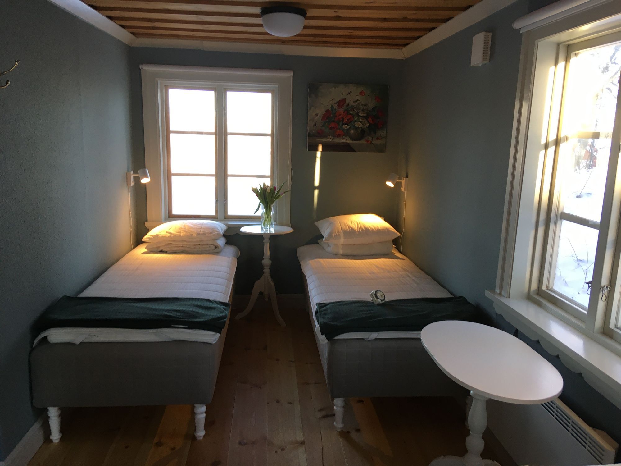 Harsa 12 km. Järvsöbacken 5 km. Kamin. Diskmaskin. – bild 23 av 24