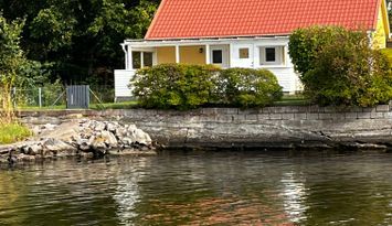 Trevlig stuga granne med havet utanför Ronneby