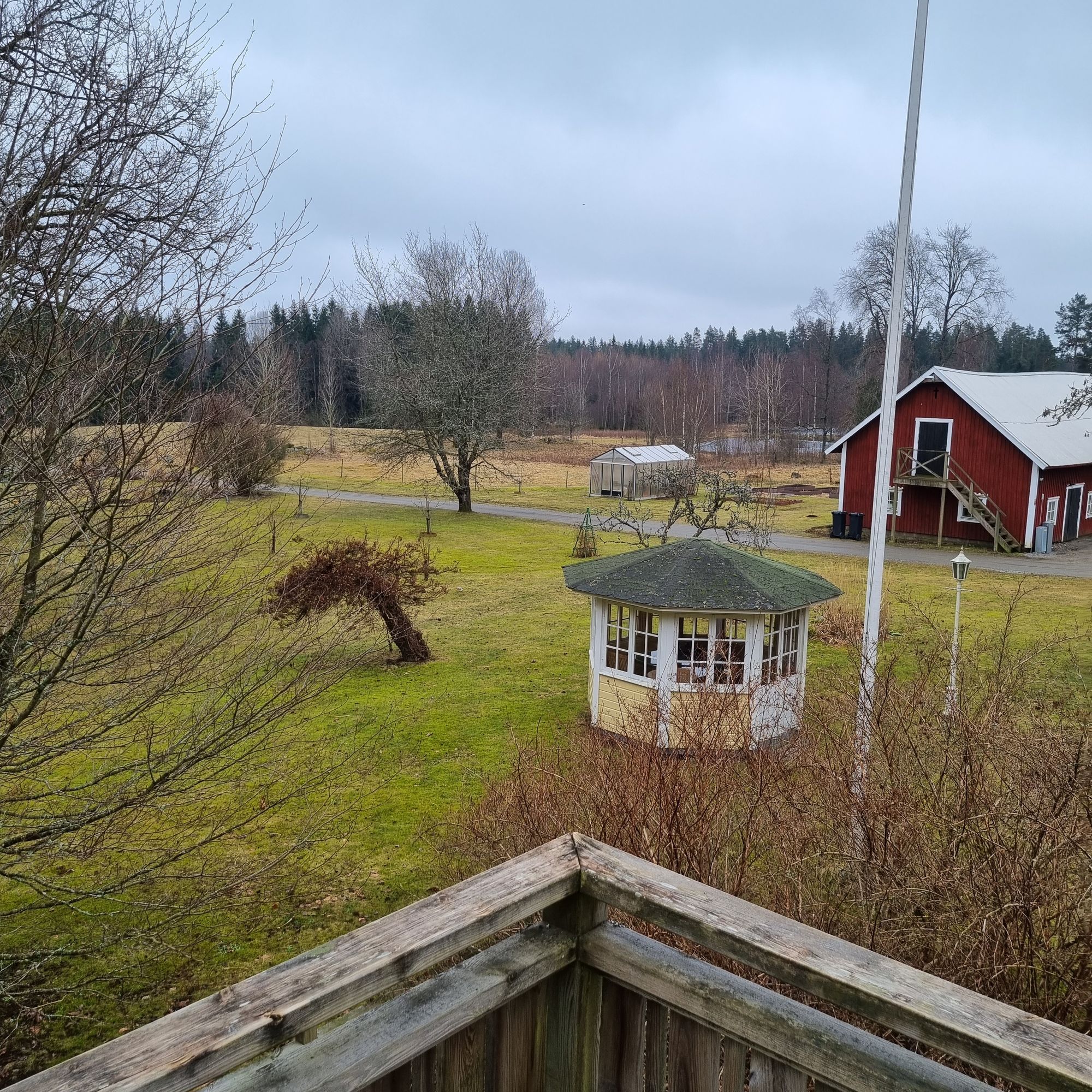 Stuga i småland – bild 11 av 13