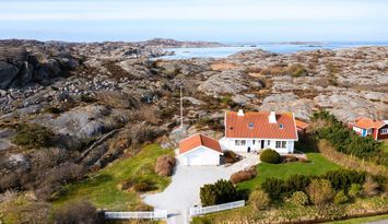 Västkustvilla på vackra Björholmen