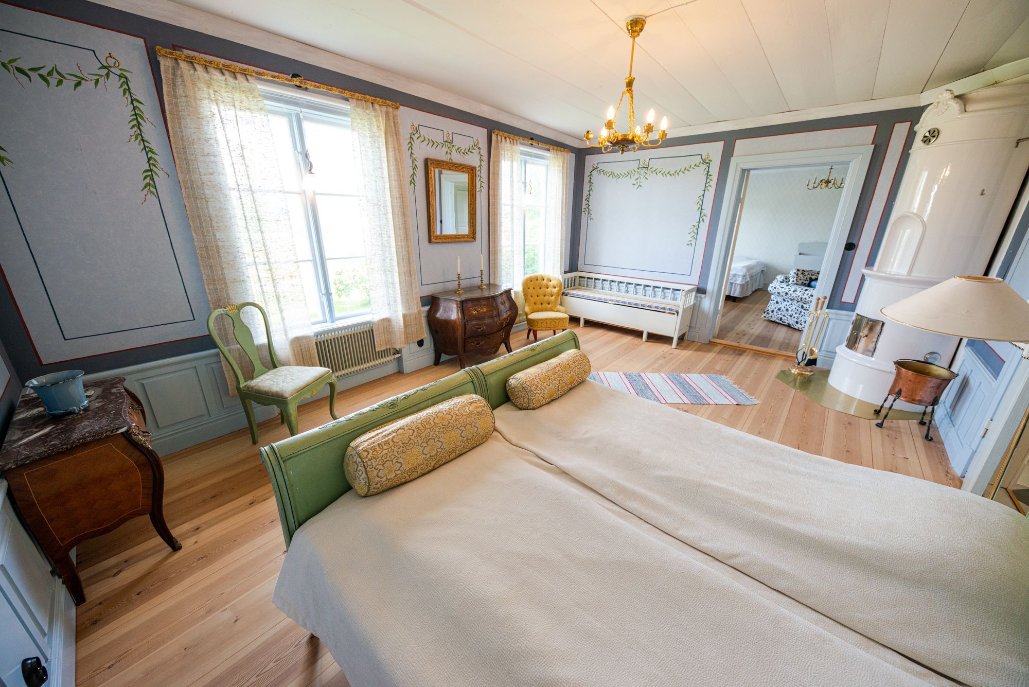 Helt träslott med 24 bäddar i Järvsö – bild 10 av 24