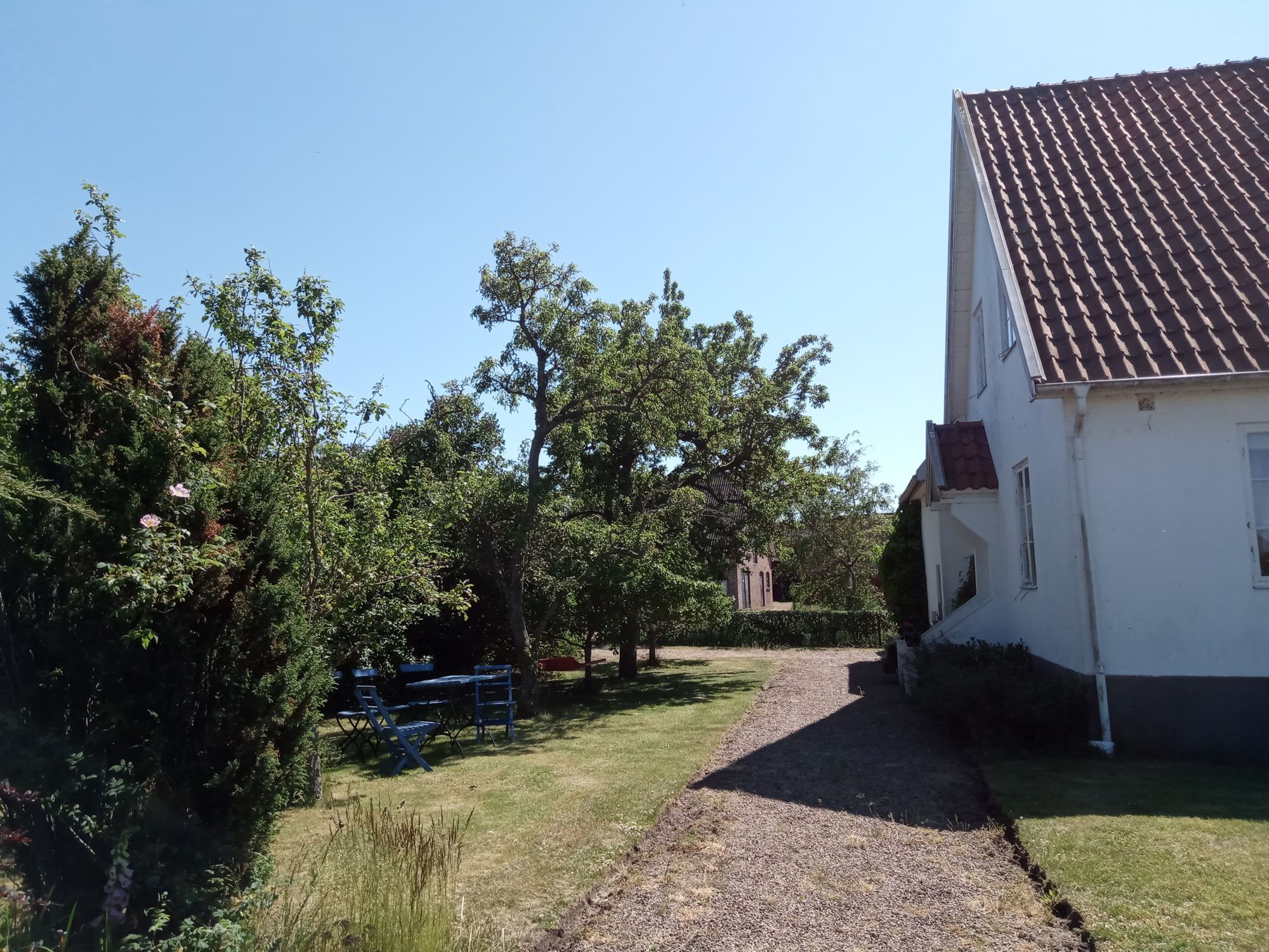 Egen sommarvilla centralt i Kullabygden – bild 3 av 24