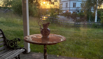 Mysig semesterlägenhet med egen ingång i villa