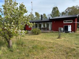 Newly renovated cottage with two bathrooms