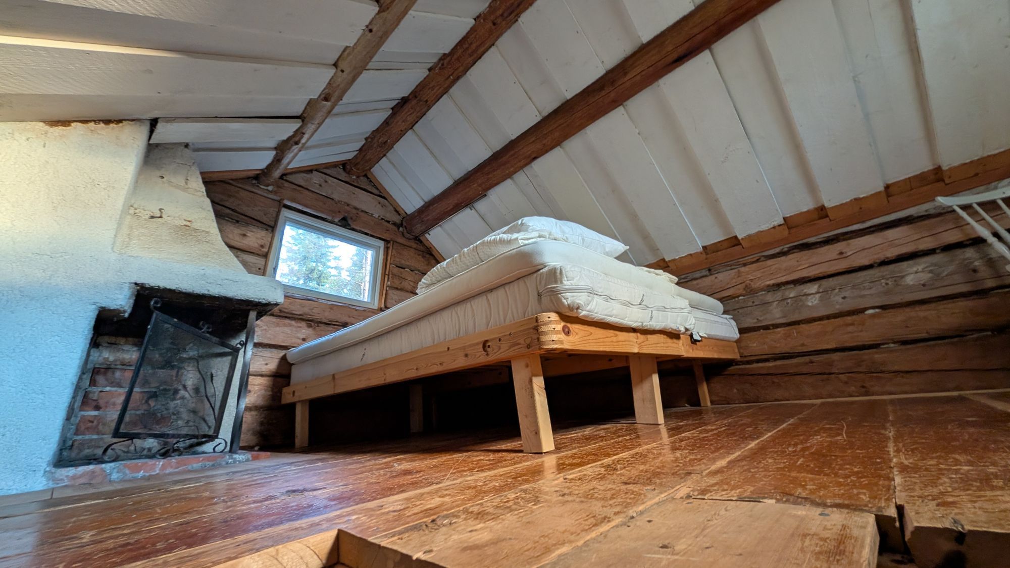 Mysig fjällstuga. – bild 10 av 15