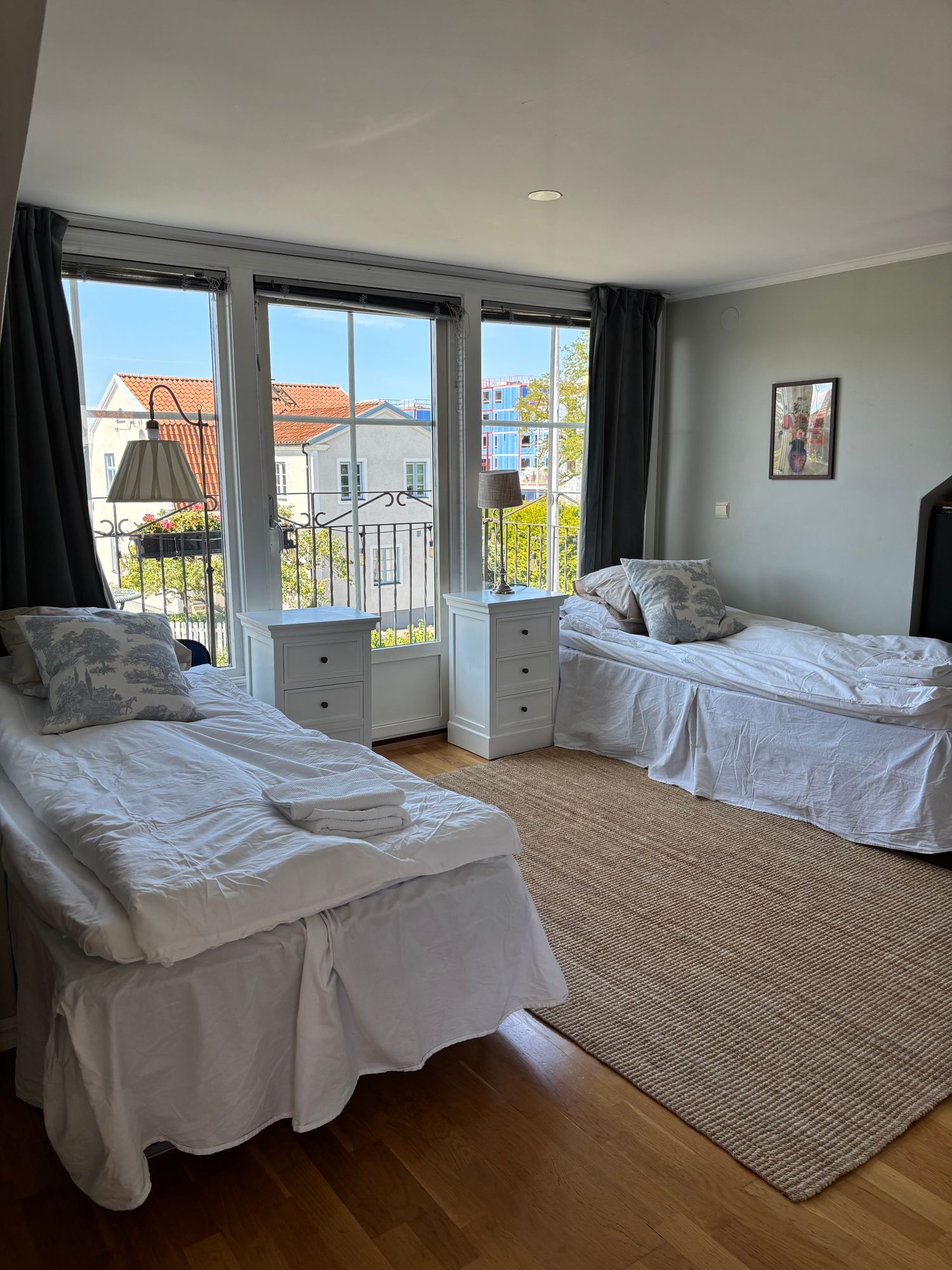 Sänkt pris på stor villa i centrala Visby – bild 18 av 19