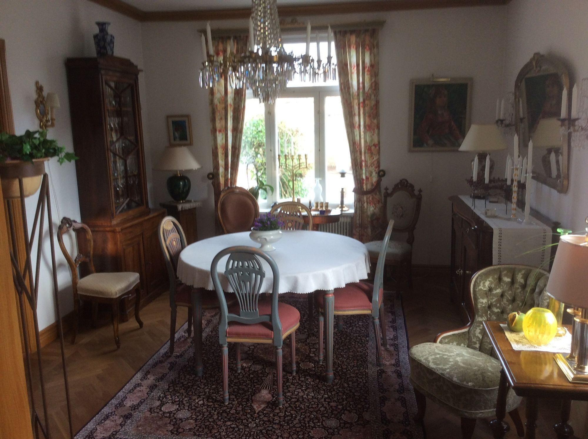 Vackert sekelskifteshus – bild 10 av 15