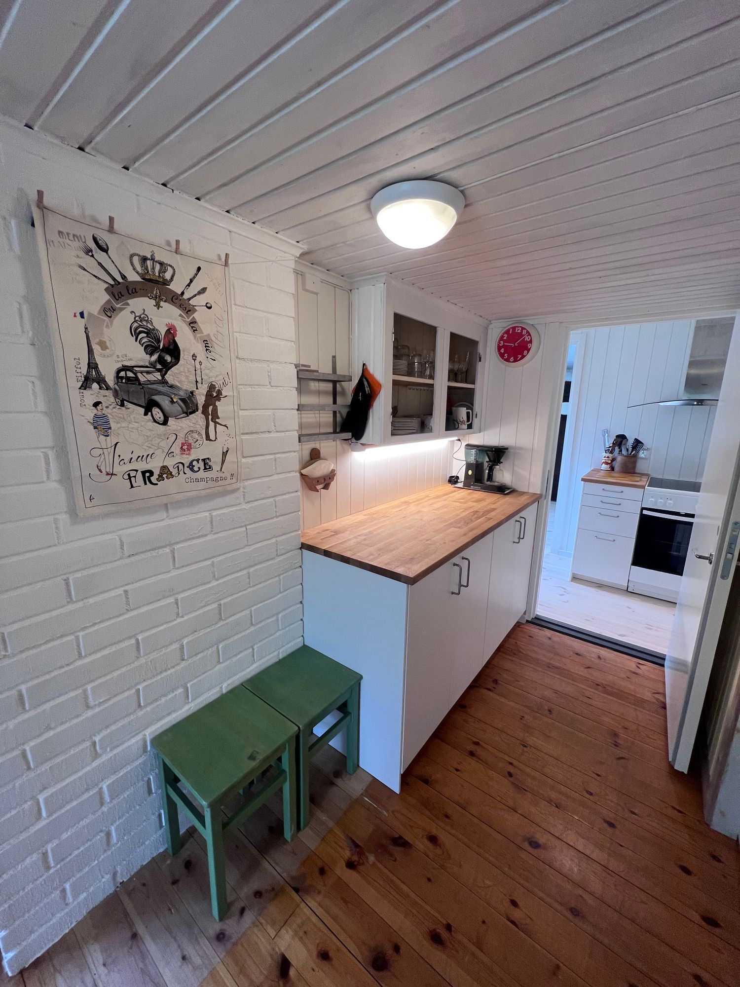 Strandnära stuga med havsutsikt – bild 4 av 24