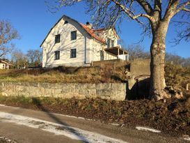 Vacker villa på sjötomt i Mälaren