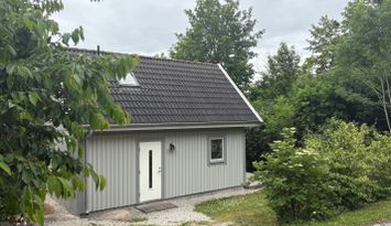 Modern stuga vid kusten - nära Visby.
