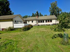Havsnära fritidshus i Grisslehamn, 10-personer.