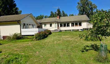 Havsnära fritidshus i Grisslehamn, 10-personer.