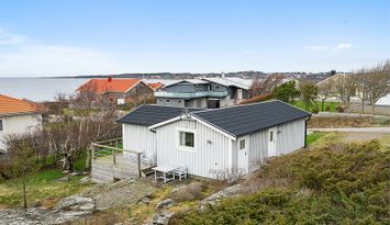 Sommarhus med havsutsikt i Åsa