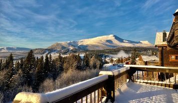 Stor terass m utsikt över både Skutan och Åresjön