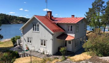 Sekelskifteshus med brygga, Norra Lagnö