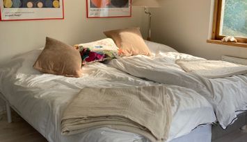 Mysig stuga i Yngsjö 900 m till hav och strand