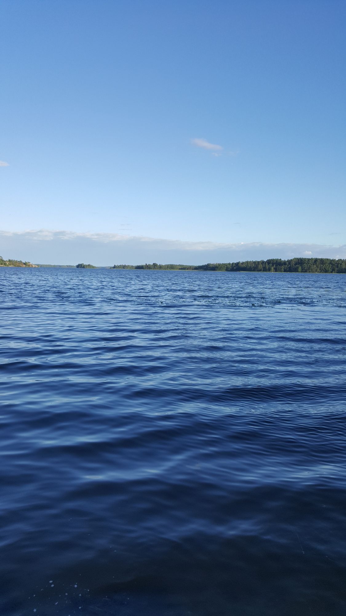 Hus på stor strandtomt vid sjön Mälaren – bild 14 av 24